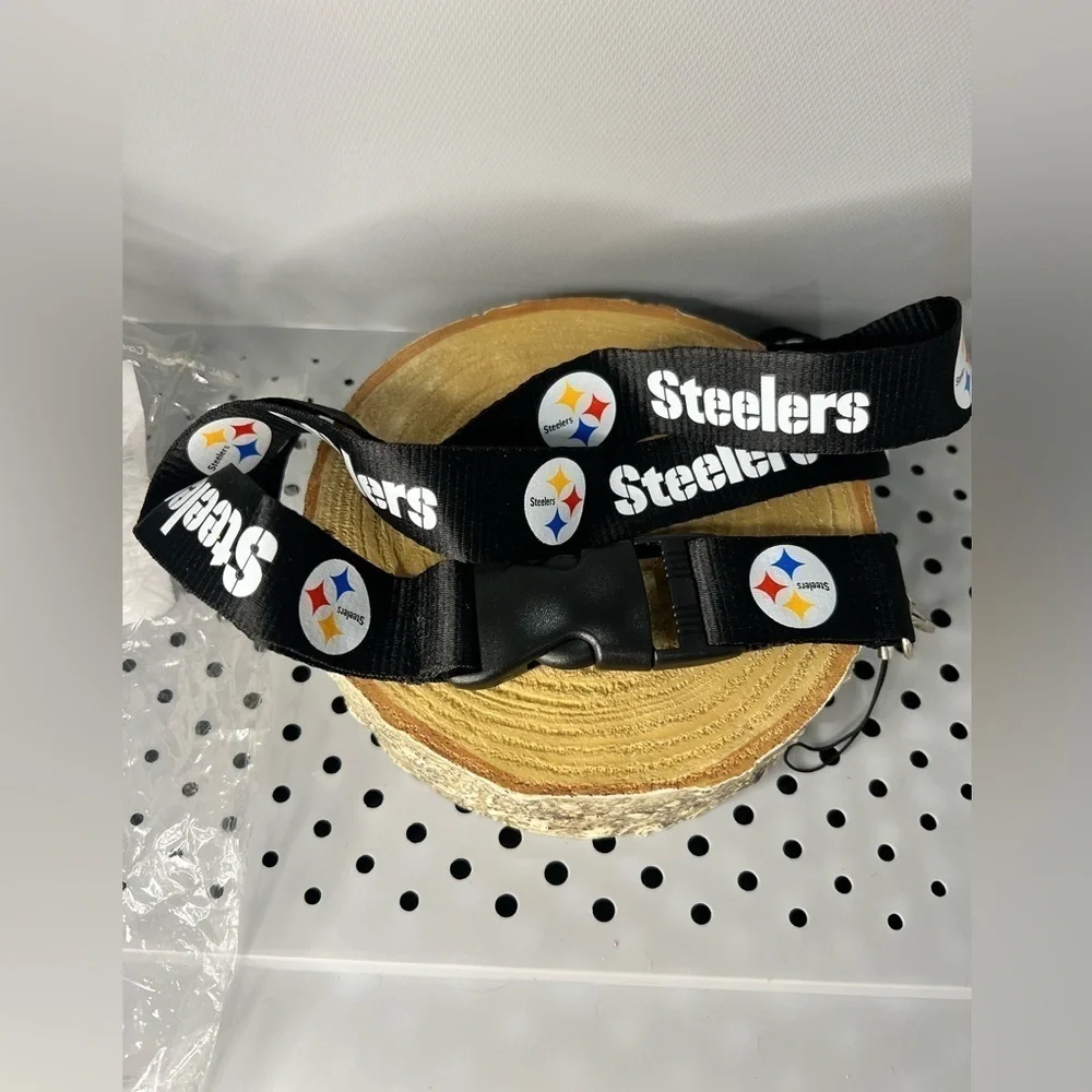 Pittsburgh Steelers Unisex Detachment Buckle Key Lanyard Black & White w/Logo